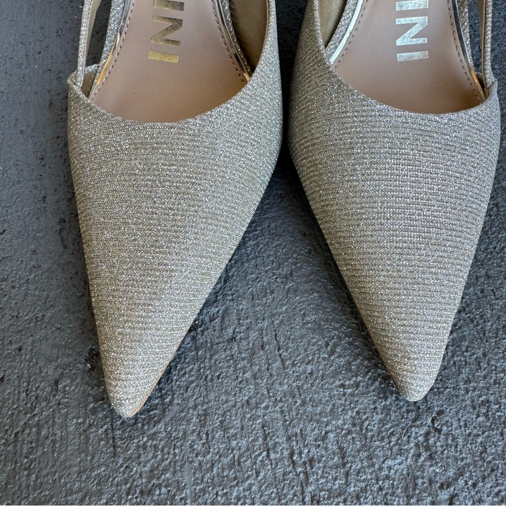 Gianni Bini Bradley Metallic Ruffle Ankle Strap Pumps 9.5M Pearl Heel NWOB - Picture 5 of 11